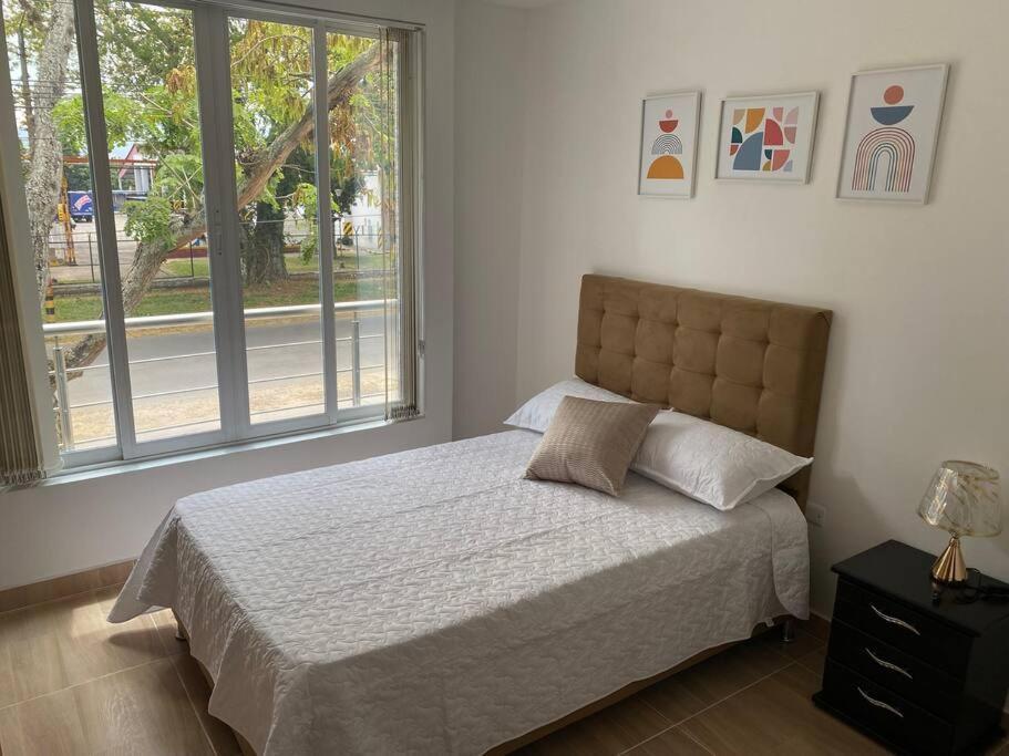 Lindo Apartamento Con Estacionamiento Буга Екстериор снимка